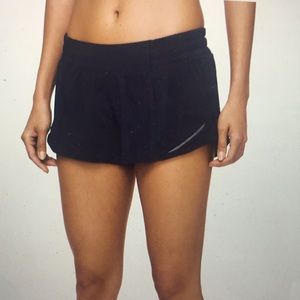 Lululemon hotty hot short short (II)